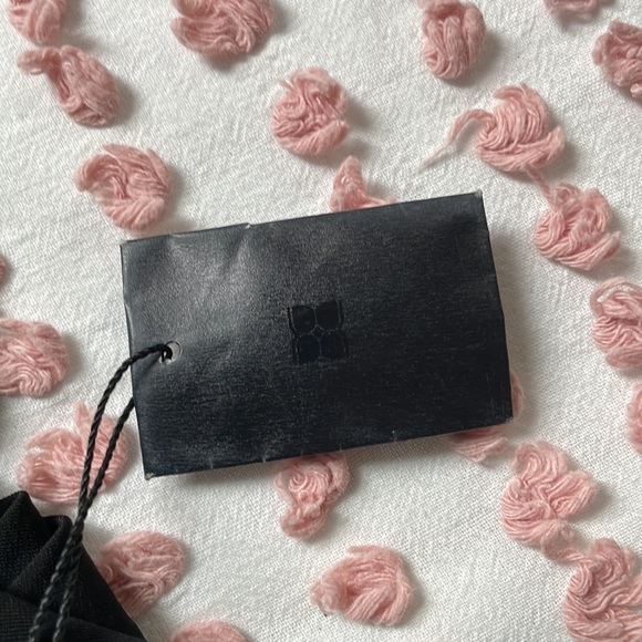 Elegant black BCBG MAXAZRIA full-length formal gown. Size 10 - Picture 8 of 10